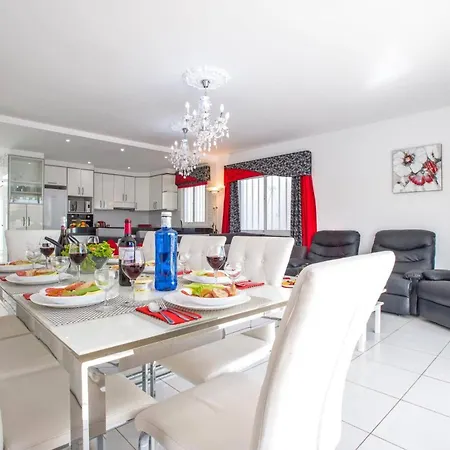 Bonita Salvaje By Callao Salvaje